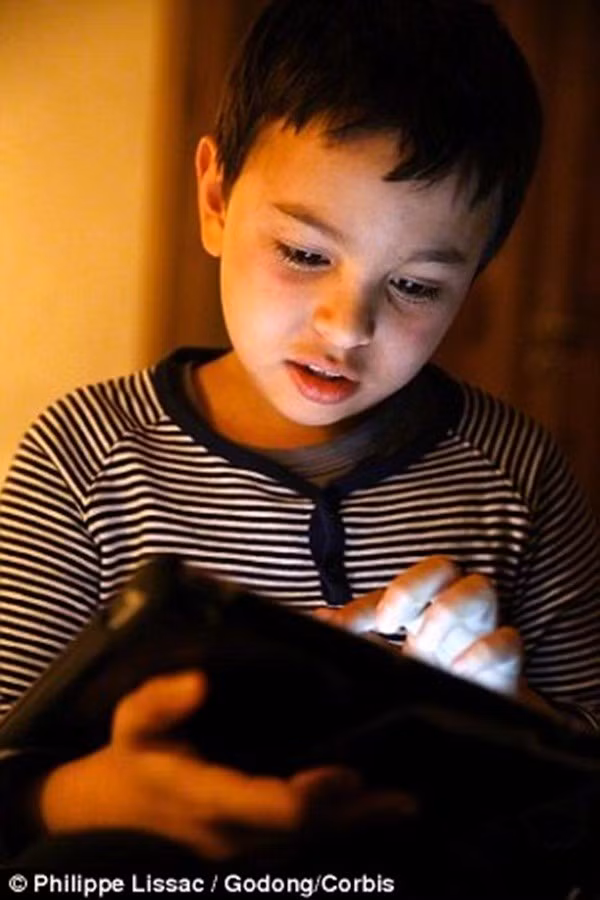 Gợi ý giúp mẹ cùng bé tìm hiểu kênh Youtube Kids dành riêng cho trẻ em 3