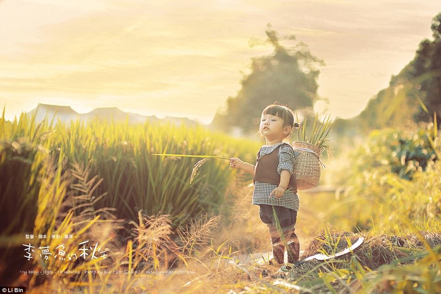 Hai vợ chồng anh Li Bin mua quần áo dễ thương cho Jojo bất kỳ khi nào có thể và còn tạo những trang phục riêng cho bé.