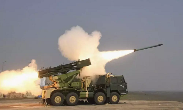 Hệ thống tên lửa phóng loạt hạng nặng Smerch.