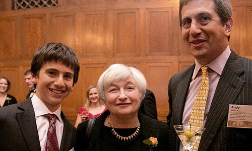 Bà Yellen cùng người bạn cũ - Andrew Rose và con trai ông. Ảnh: Andrew Rose