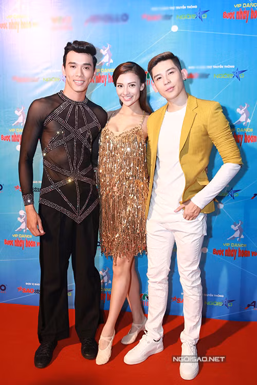 pham-huong-goi-cam-di-xem-khieu-vu-8