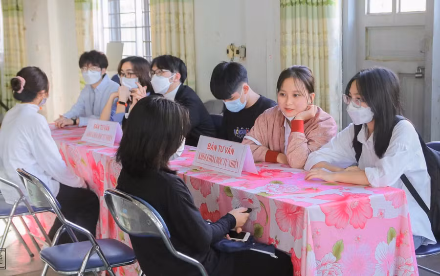 Hoạt động “Tư vấn tuyển sinh đại học - cao đẳng năm học 2021 - 2022” do Trường THPT chuyên Lê Quý Đôn (TP Điện Biên Phủ) tổ chức.