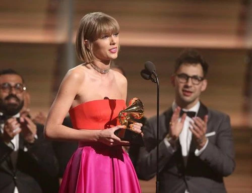 Grammy 2016: Taylor Swift giành giải album của năm với "1989"