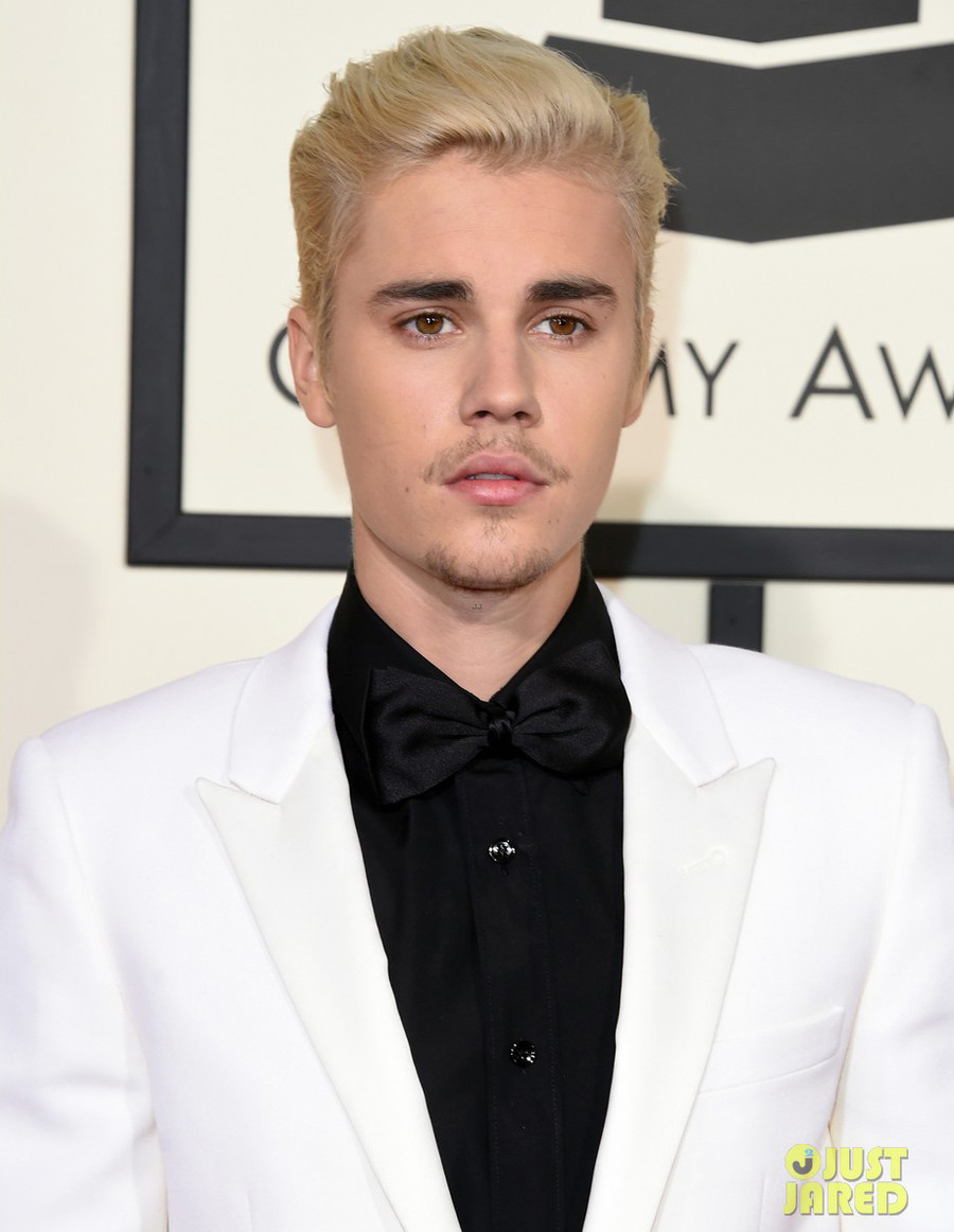 Năm nay, Justin Bieber đã có chiếc đĩa hát đầu tiên trong sự nghiệp. Anh giành giải Ca khúc dance xuất sắc cho Where are u now cùng với Jack U. Cặp đôi cũng sẽ trình diễn trong lễ trao giải năm nay. Năm nay, Justin Bieber đã có chiếc đĩa hát đầu tiên trong sự nghiệp. Anh giành giải Ca khúc dance xuất sắc cho Where are u now cùng với Jack U. Cặp đôi cũng sẽ trình diễn trong lễ trao giải năm nay.