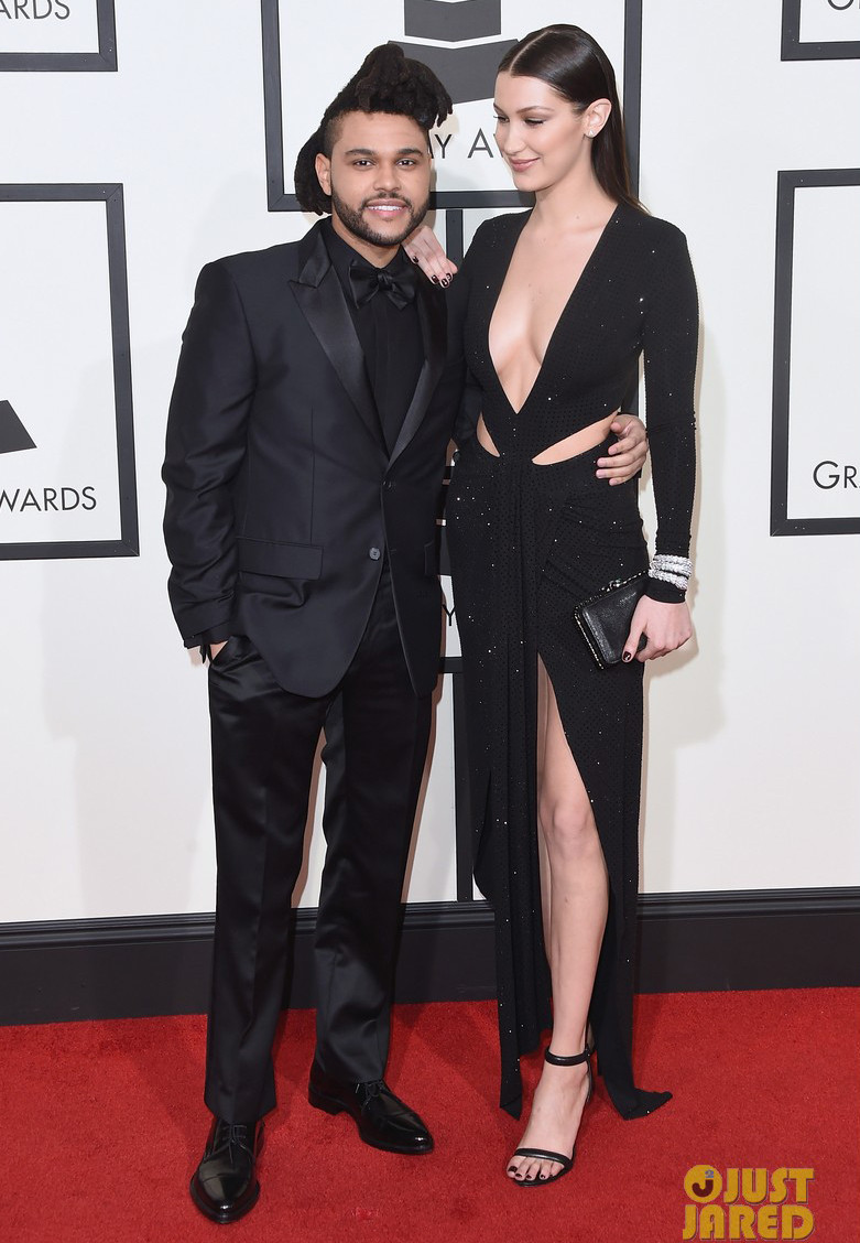 The Weeknd xuất hiện trên thảm đỏ cùng cô bạn gái xinh đẹp - người mẫu Bella Hadid. 2015 cũng là một năm thành công với anh chàng có tên thật là Abel Tesfaye. Tại Grammy năm nay, nam ca sĩ 25 tuổi được đề cử tới 7 giải, trong đó, đã chính thức thắng giải Album urban đương đại xuất sắc và Trình diễn R&B xuất sắc với Earned It. The Weeknd xuất hiện trên thảm đỏ cùng cô bạn gái xinh đẹp - người mẫu Bella Hadid. 2015 cũng là một năm thành công với anh chàng có tên thật là Abel Tesfaye. Tại Grammy năm nay, nam ca sĩ 25 tuổi được đề cử tới 7 giải, trong đó, đã chính thức thắng giải Album urban đương đại xuất sắc và Trình diễn R&B xuất sắc với Earned It.