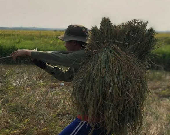 Thầy trò chung tay giúp bạn.