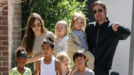 Angelina Jolie thuê an ninh giám sát các con trên mạng