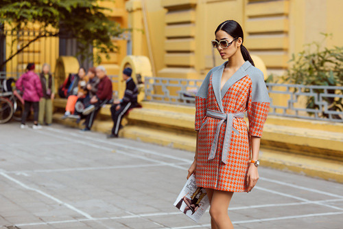 Hoàng Thùy khoe cặp chân thon giữa tiết trời giá lạnh ảnh 2 Hoàng Thùy khoe cặp chân thon giữa tiết trời giá lạnh ảnh 2