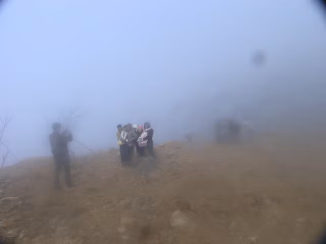 Băng giá phủ trắng vùng núi Lào Cai, Cao Bằng ảnh 12