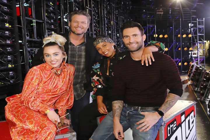 Chưa kết thúc The Voice, Miley đã tuyên bố rời ghế nóng