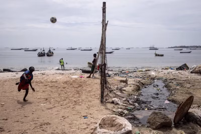 Chính phủ đã hứa sẽ làm sạch khu vực này trong hơn 20 năm. Tuy nhiên, một dự án làm sạch năm 2018 đã bị đình trệ.