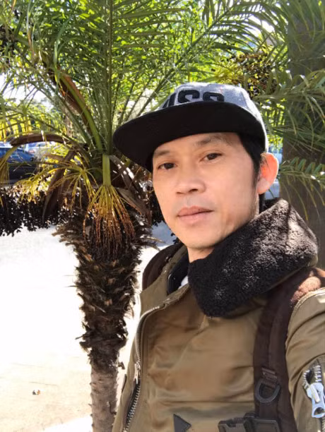 Angela Phuong Trinh dien ao lech vai, Hoai Linh dang hinh 