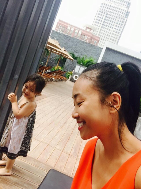 Con gái Đoan Trang duyên dáng không kém mẹ - Ảnh 5 Con gai Doan Trang duyen dang khong kem me - Anh 5