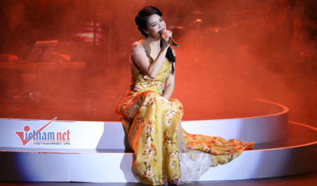 Thu Phương tháo giầy lúng liếng, rồi trách... Quang Linh - Ảnh 2 Thu Phuong thao giay lung lieng, roi trach... Quang Linh - Anh 2