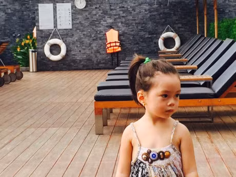 Con gai Doan Trang duyen dang khong kem me - Anh 9