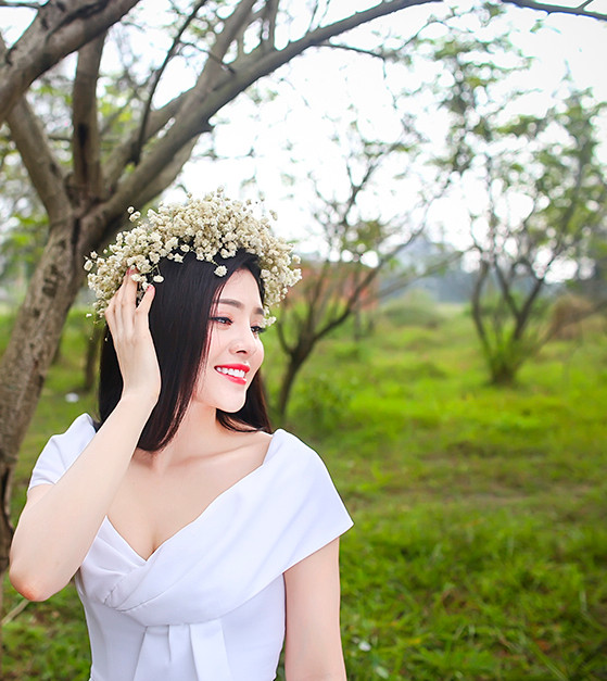 Thụy Miên xinh đẹp mĩ miều trong “Cánh thiệp đầu xuân“ ảnh 5 Sinh năm 1991, tại huyện Thạch Hà, Hà Tĩnh. Là con út trong gia đình có 3 anh chị em, Thụy Miên được thừa giọng hát từ mẹ, là một nghệ nhân hát dân ca ví dặm Nghệ Tĩnh rất có tiếng ở làng.