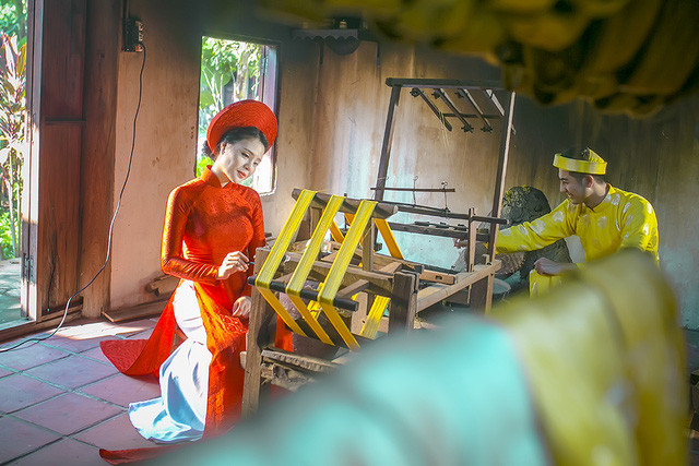 Thụy Miên xinh đẹp mĩ miều trong “Cánh thiệp đầu xuân“ ảnh 10 Chính vì vậy, cứ Tết đến là cô thường về quê với bố mẹ sớm và sắm Tết vô cùng “tưng bừng” để “bù đắp” giấc mơ xưa.