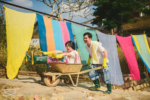 Đẹp long lanh bộ ảnh cưới chụp trong... vườn nhà - 2