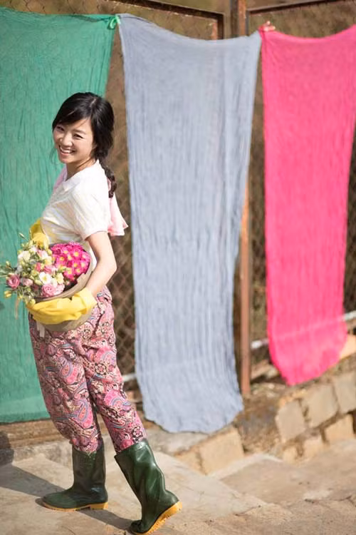 Đẹp long lanh bộ ảnh cưới chụp trong... vườn nhà - 3