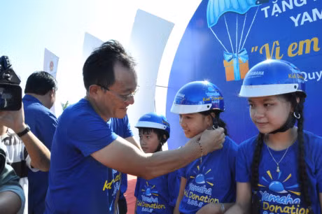 Dong Nhi cung hoc tro keu goi doi mu bao hiem an toan - Anh 3