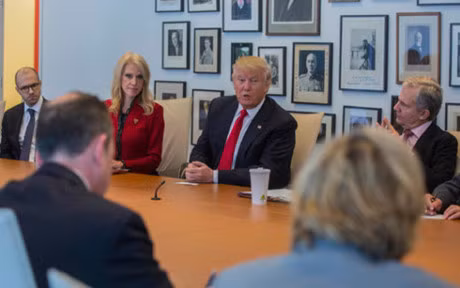 3 thay doi lon trong chinh sach cua Trump sau khi dac cu - Anh 1