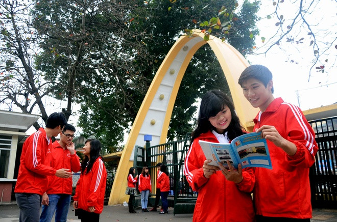 Khung cảnh lãng mạn ở Đại học Bách khoa Hà Nội ảnh 2 Khung cảnh lãng mạn ở Đại học Bách khoa Hà Nội ảnh 2