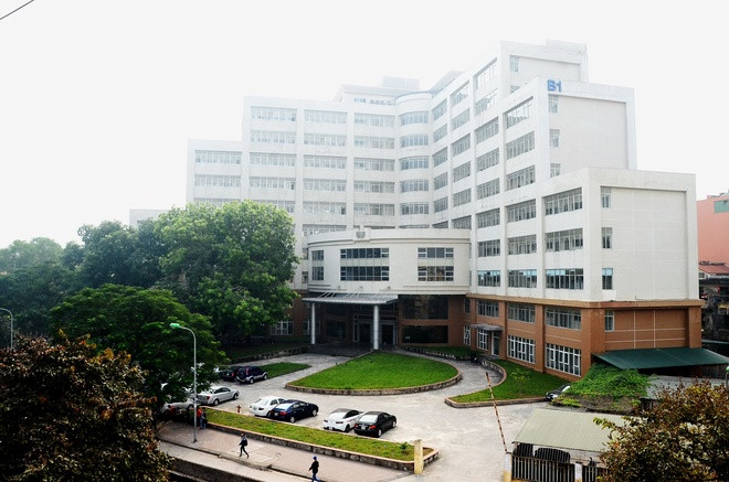 Khung cảnh lãng mạn ở Đại học Bách khoa Hà Nội ảnh 6 Khung cảnh lãng mạn ở Đại học Bách khoa Hà Nội ảnh 6