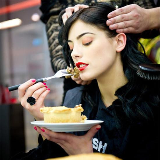 bi quyet an nhieu khong beo cua cac sieu mau xinh dep hinh anh 5