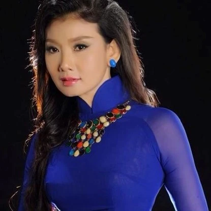 Trong chương trình “Trò chuyện với người nổi tiếng”, nữ diễn viên đã trải lòng với những câu chuyện nghề, chuyện đời tư cùng với khán giả.
