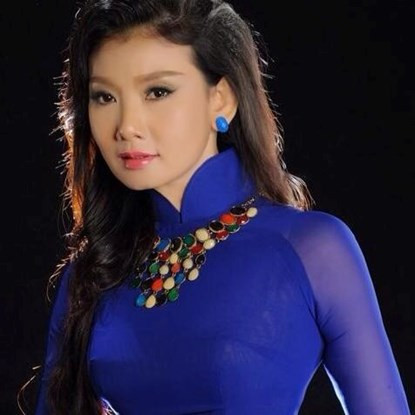 Trong chương trình “Trò chuyện với người nổi tiếng”, nữ diễn viên đã trải lòng với những câu chuyện nghề, chuyện đời tư cùng với khán giả.
