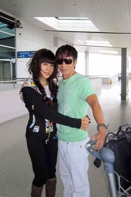 Yêu nhau 4 năm, Minh Hà quyết định sang Anh du học.