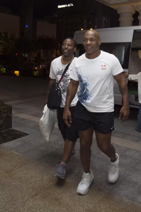 Mike Tyson da toi TP.HCM dong phim voi Tran Bao Son - Anh 1