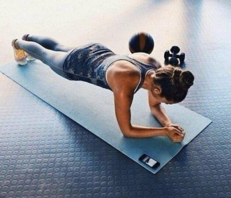 Gập bụng cả tiếng đồng hồ cũng không bằng 1 phút đúng cách! - Ảnh 1 Gap bung ca tieng dong ho cung khong bang 1 phut dung cach! - Anh 1