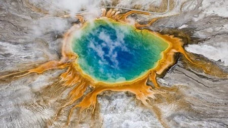 Nếu thức giấc, siêu núi lửa Yellowstone (Mỹ) được cho là sẽ tạo ra sự hủy diệt khủng khiếp. Ảnh: BBC