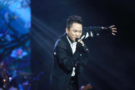 Ca sĩ Tùng Dương: Gameshow đang bị nhà sản xuất can thiệp sâu - Ảnh 1 Ca si Tung Duong: Gameshow dang bi nha san xuat can thiep sau - Anh 1