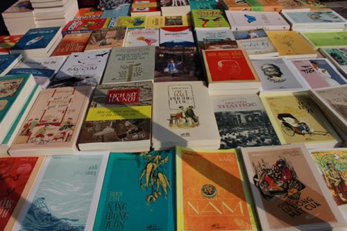 Rộn ràng với hội sách chào mừng ngày Nhà giáo Việt Nam 20-11 ảnh 7