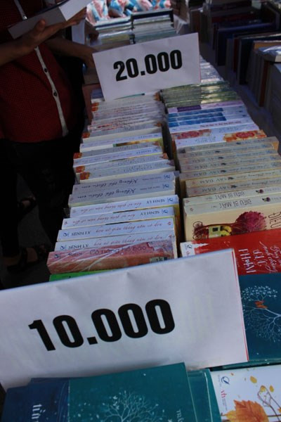 Rộn ràng với hội sách chào mừng ngày Nhà giáo Việt Nam 20-11 ảnh 10