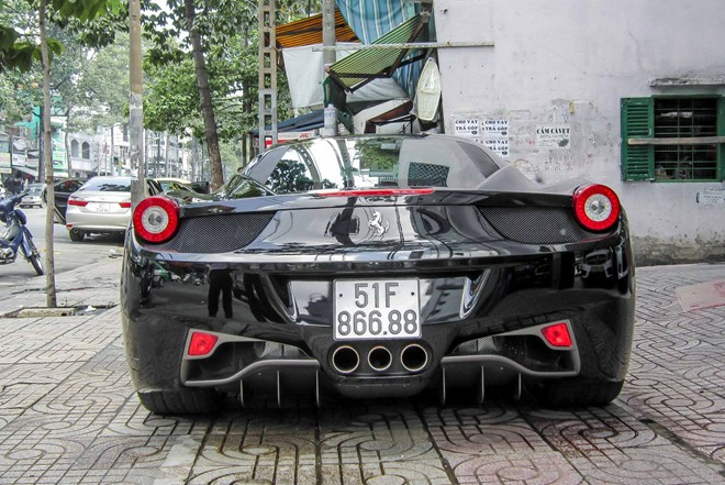 Siêu xe Ferrari 458 Italia biển số đẹp ở Sài Gòn