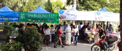 Rộn ràng với hội sách chào mừng ngày Nhà giáo Việt Nam 20-11 ảnh 3