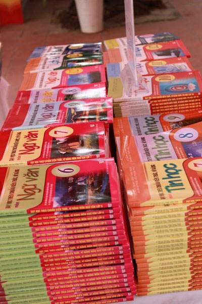 Rộn ràng với hội sách chào mừng ngày Nhà giáo Việt Nam 20-11 ảnh 8