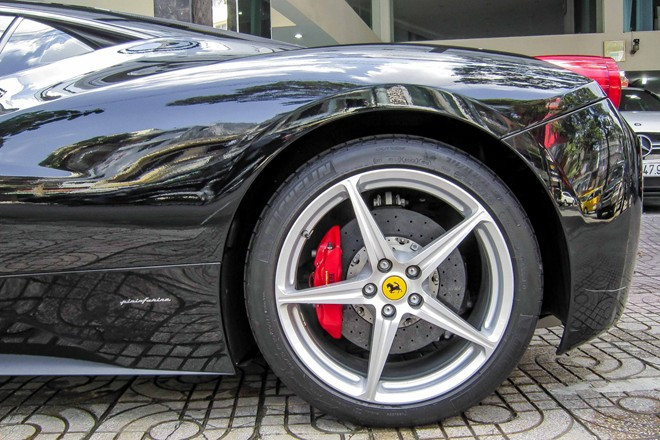 Siêu xe Ferrari 458 Italia biển số đẹp ở Sài Gòn