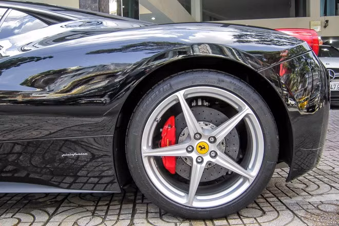 Siêu xe Ferrari 458 Italia biển số đẹp ở Sài Gòn