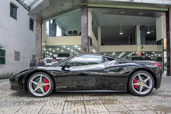 Siêu xe Ferrari 458 Italia biển số đẹp ở Sài Gòn