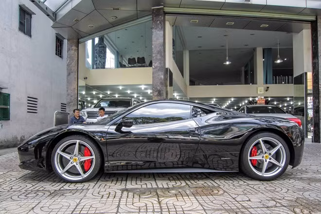 Siêu xe Ferrari 458 Italia biển số đẹp ở Sài Gòn