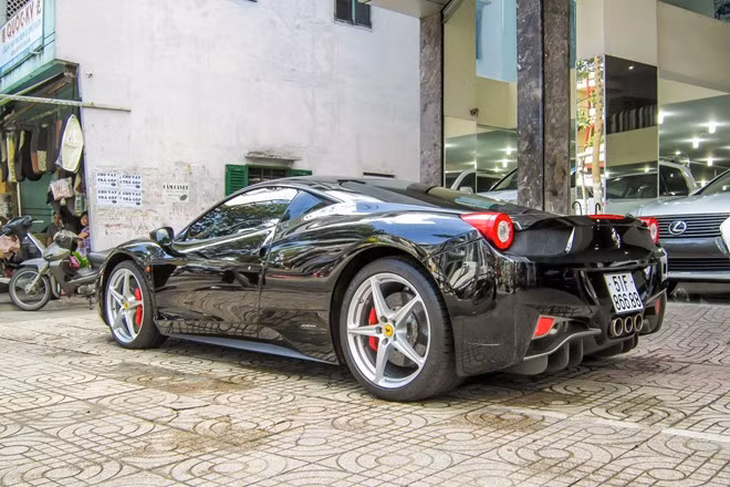 Siêu xe Ferrari 458 Italia biển số đẹp ở Sài Gòn