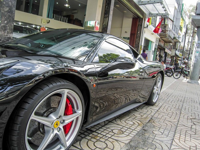 Siêu xe Ferrari 458 Italia biển số đẹp ở Sài Gòn