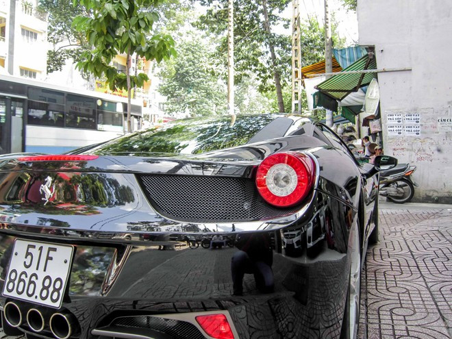 Siêu xe Ferrari 458 Italia biển số đẹp ở Sài Gòn
