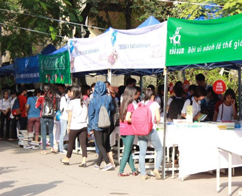 Rộn ràng với hội sách chào mừng ngày Nhà giáo Việt Nam 20-11 ảnh 2