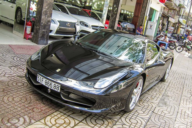 Siêu xe Ferrari 458 Italia biển số đẹp ở Sài Gòn