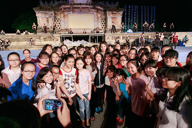 Kỳ Duyên, Thùy Dung, Ngọc Hân tập luyện cho Festival Huế ảnh 8